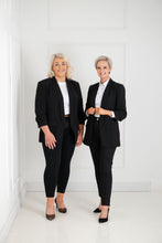 Load image into Gallery viewer, THE KATIE Blazer - Plain Black