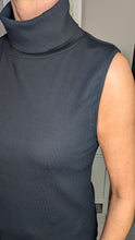 Load image into Gallery viewer, THE PENNY Sleeveless Polo - Black
