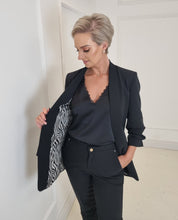 Load image into Gallery viewer, THE KATIE Blazer - Plain Black
